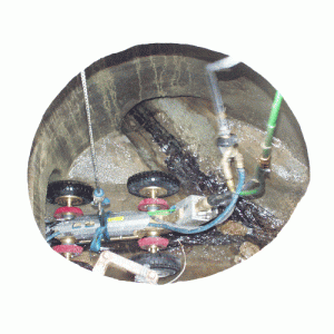 BRM's milling robot F170 entering a sewage tunnel. © BRM